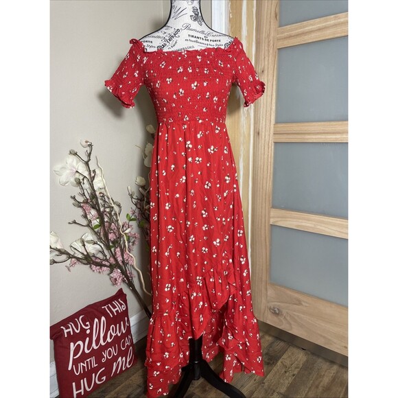 Mi Ami Dresses & Skirts - Mi Ami Red Floral Off Shoulder Smocked Maxi Dress Womens Medium Ruffle Hem
